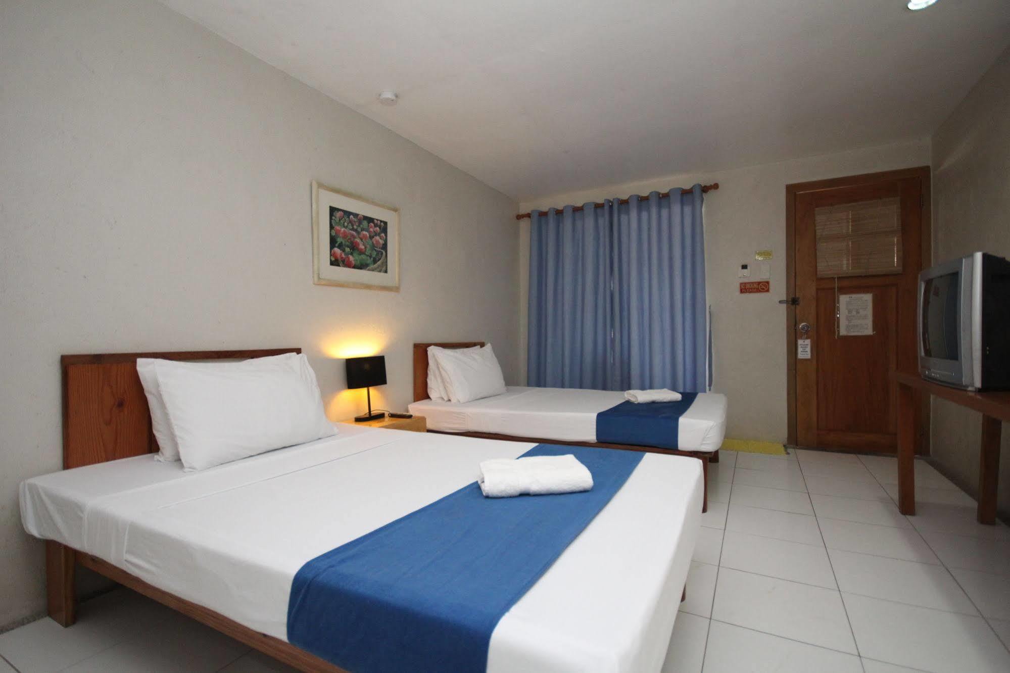 Mr Holidays Hotel Balabag  Экстерьер фото