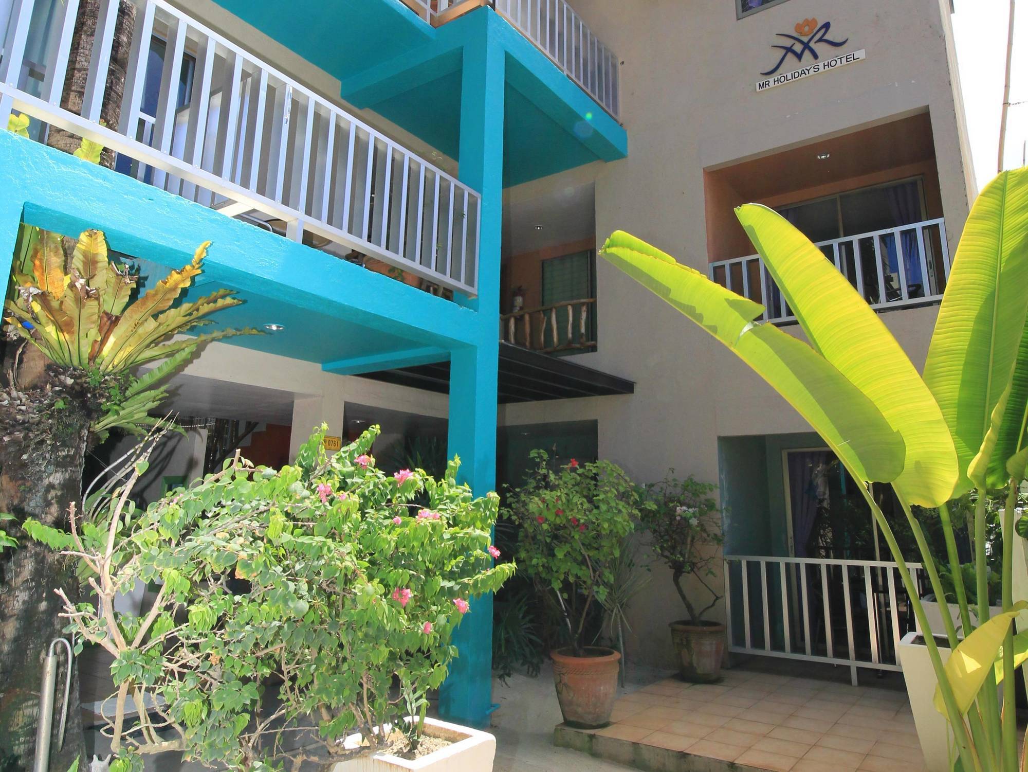 Mr Holidays Hotel Balabag  Экстерьер фото
