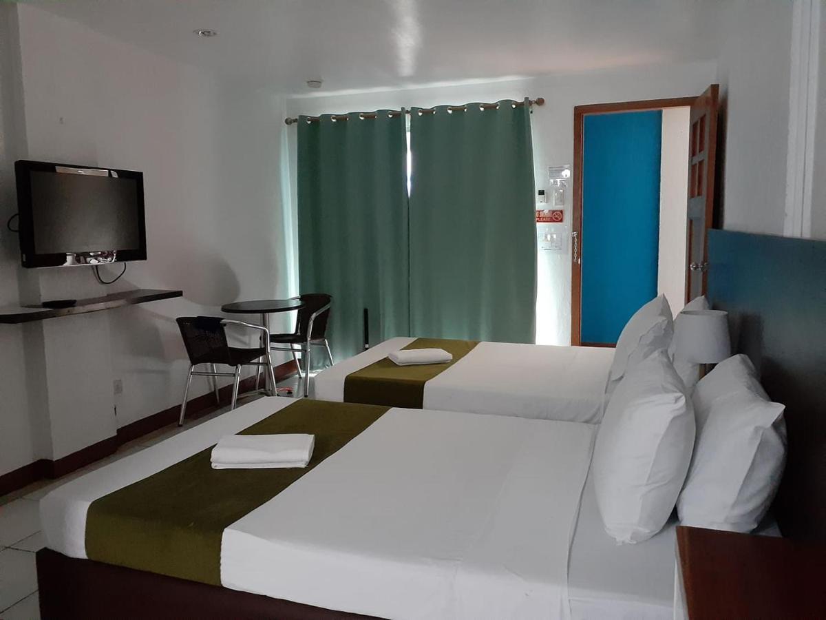 Mr Holidays Hotel Balabag  Экстерьер фото